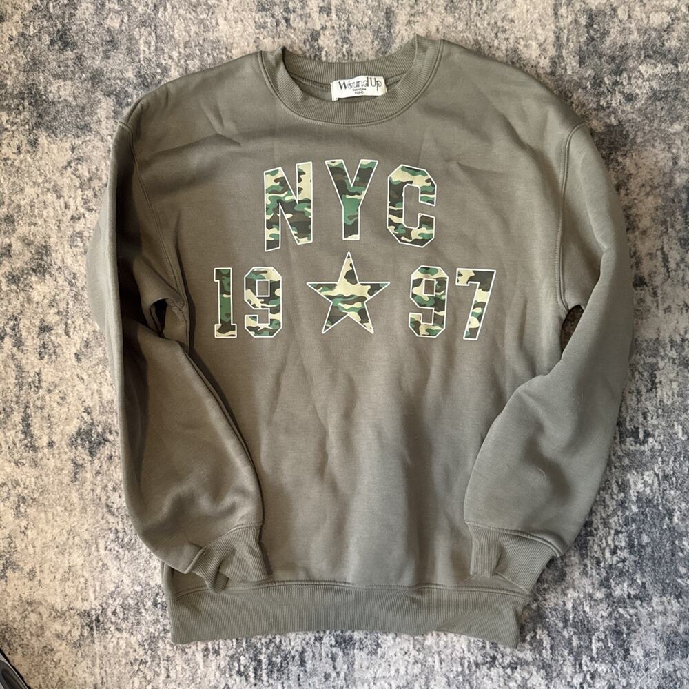 Wound Up NYC SWEATSHIRT Color Green Size XS
